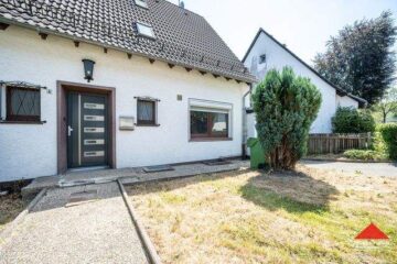 Doppelhaushälfte mit Garage und großem Grundstück zu vermieten - Außenansicht