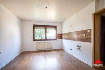 Doppelhaushälfte mit Garage und großem Grundstück zu vermieten - Küche