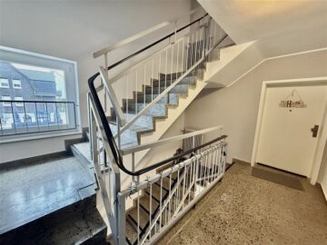 Schicke 2-Zimmer Eigentumswohnung am Oeneking mit Balkon und Aufzug - Treppenhaus