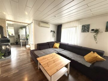 Schicke 3-Zimmer Eigentumswohnung mit Kaminofen und Einbauküche - Wohnen