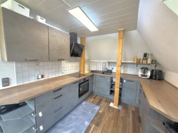 Schicke 3-Zimmer Eigentumswohnung mit Kaminofen und Einbauküche - Küche