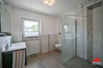 Moderne Mietwohnung mit TG-Stellplatz in stadtzentraler Lage von Meinerzhagen - Bad