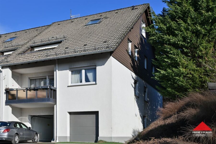 Schöne 4-Zimmer Eigentumswohnung mit großer Garage - Außenansicht