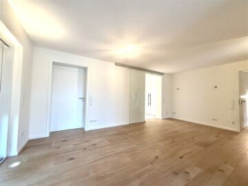 Luxuriöse Mietwohnung im Erdgeschoss mit Kamin, Balkon und Terrasse - Essbereich