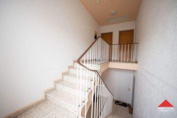 Schicke 2-Zimmer Eigentumswohnung mit Garage in beliebter Lage von Kierspe - Hausflur