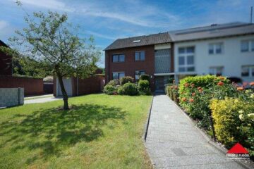 Gepflegtes Zweifamilienhaus mit Garage und schönem Grundstück, 44627 Herne, Zweifamilienhaus