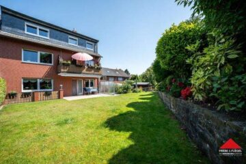 Gepflegtes Zweifamilienhaus mit Garage und schönem Grundstück - Garten