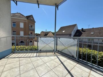 Schicke 2-Zimmer Eigentumswohnung mit Tiefgaragenstellplatz - Balkon