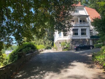 Exklusives Anwesen mit historischem Charme in Kierspe – Denkmalgeschütztes Haus mit historischer Gartenanlage - Außenansicht