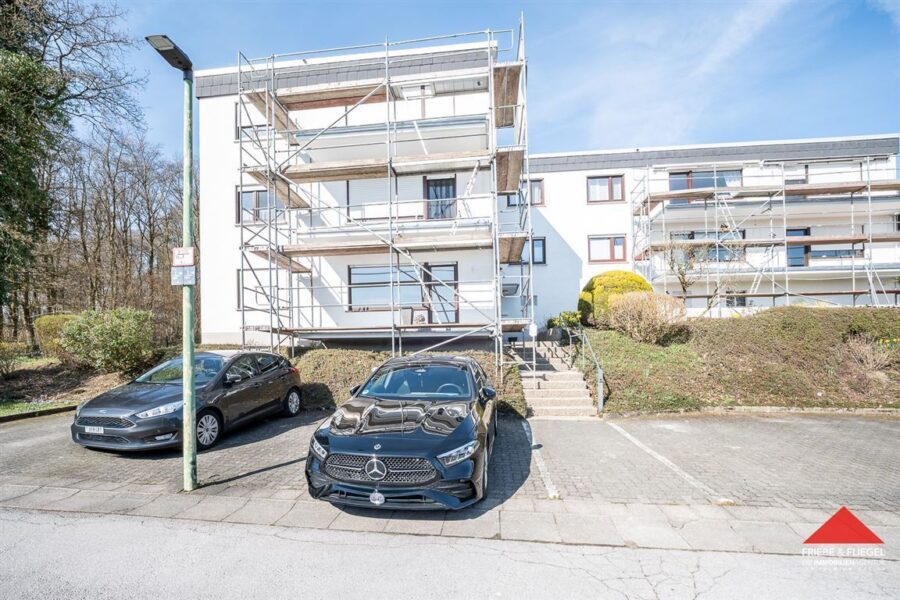 3 Zimmer-Erdgeschosswohnung mit Balkon und Kfz-Stellplatz in Lüdenscheid-Oeneking - Außenansicht