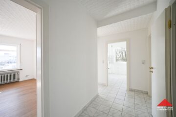 3 Zimmer-Erdgeschosswohnung mit Balkon und Kfz-Stellplatz in Lüdenscheid-Oeneking - Flur